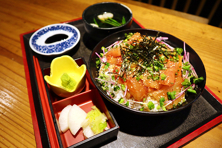 45_地鶏と地魚の店 家路　刺身漬け丼